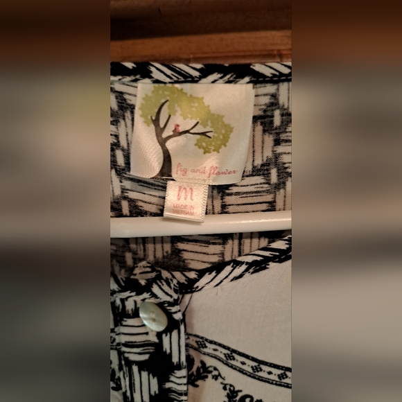 Ladies Fig and Flower Floral 3/4 Button Tunic Top Pullover Size Deep Side Slit M - Picture 3 of 11